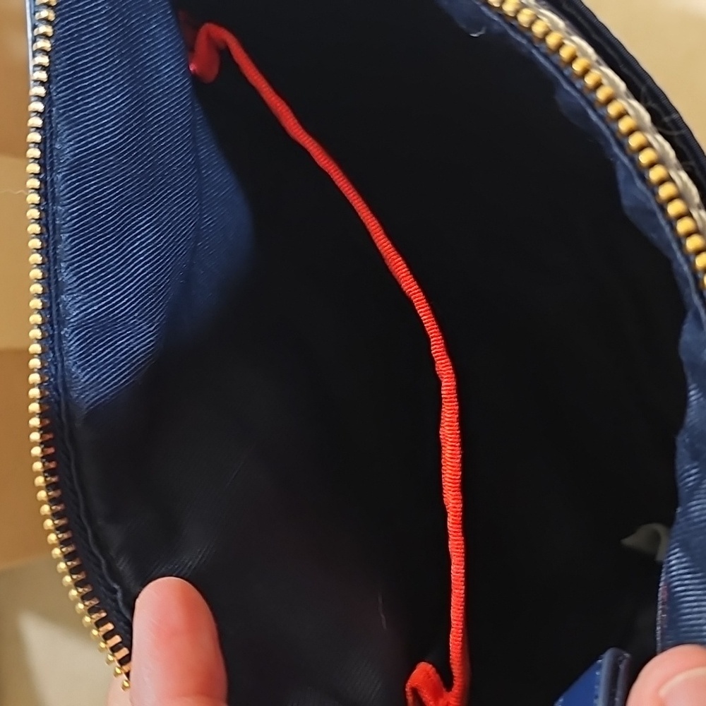 Tommy Hilfiger Purse - Picture 9 of 10